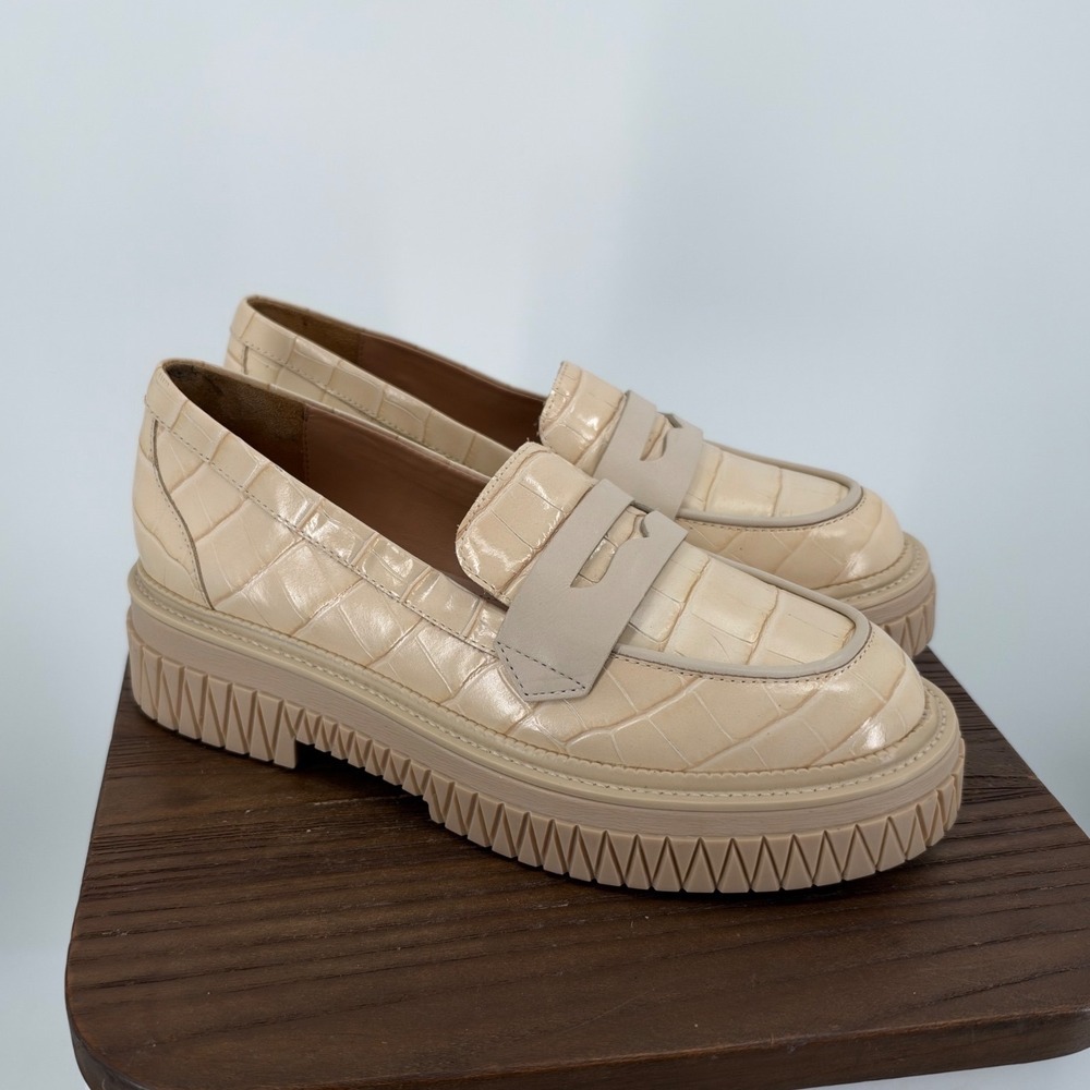 Schutz Viola Eggshell Croc Embossed Leather Chunky Penny Loafers 8.5 B Lug Sole